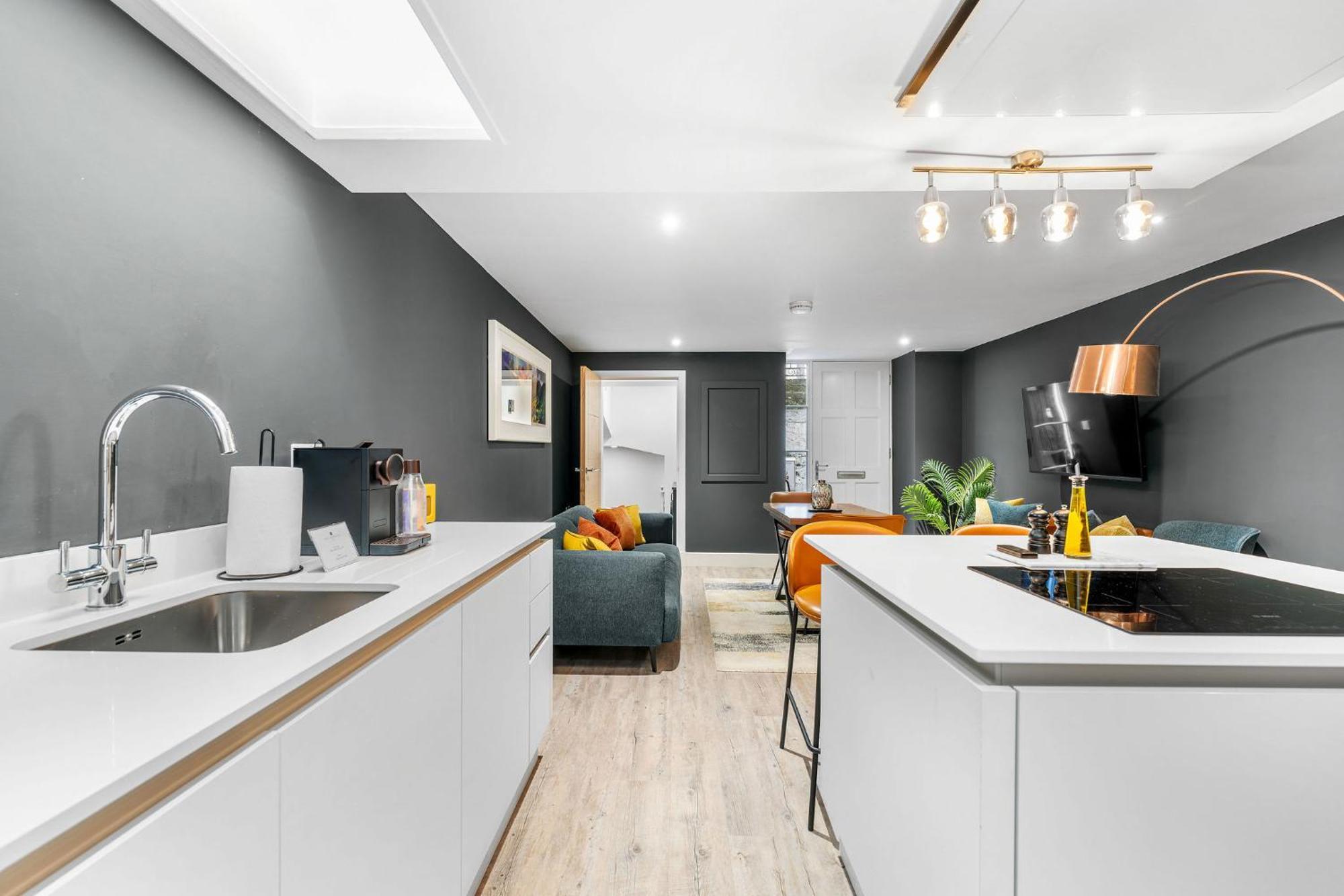 Righ Properties - Luxury West End Artisan Apartment เอดินบะระ ภายนอก รูปภาพ