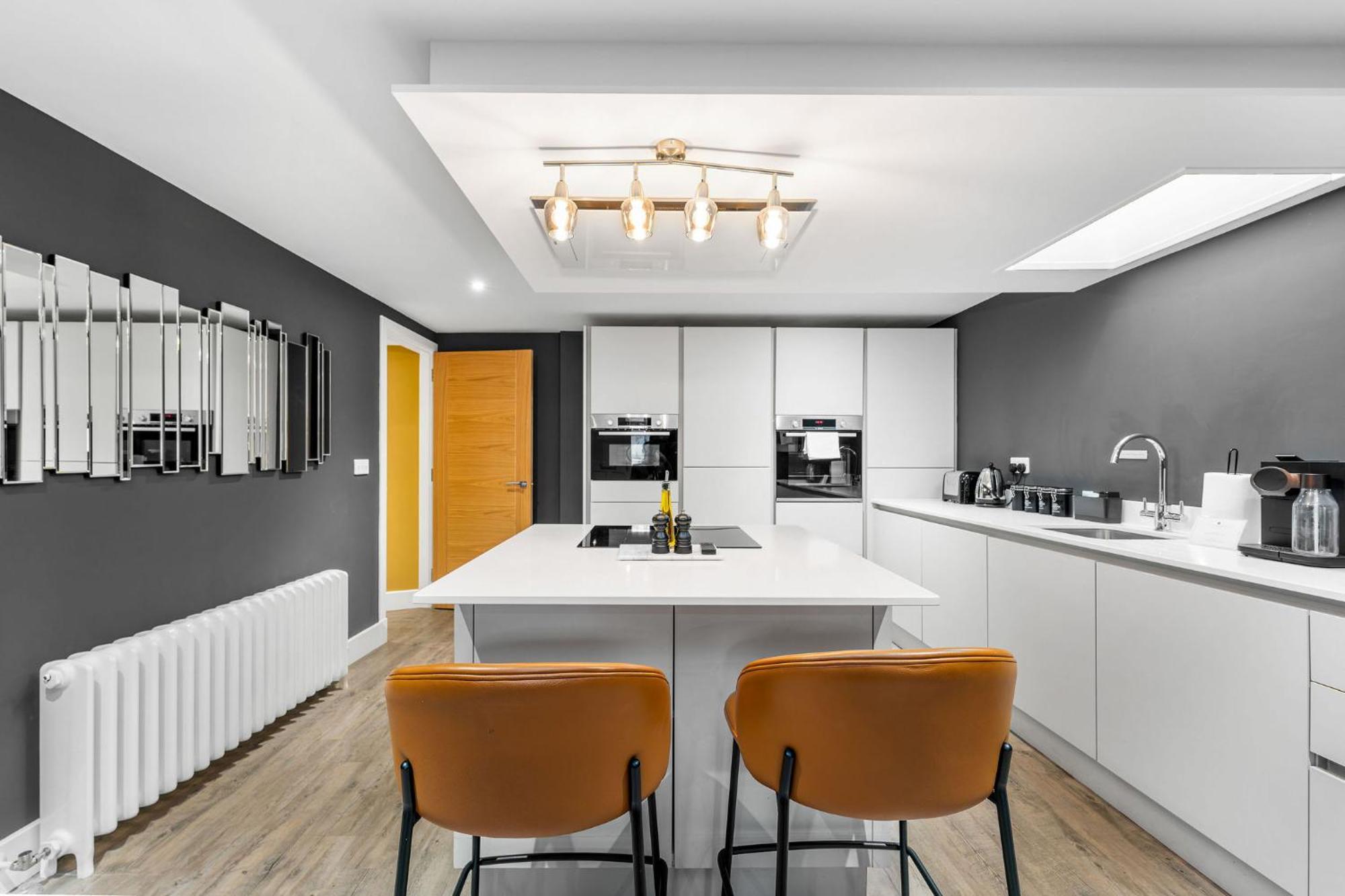 Righ Properties - Luxury West End Artisan Apartment เอดินบะระ ภายนอก รูปภาพ