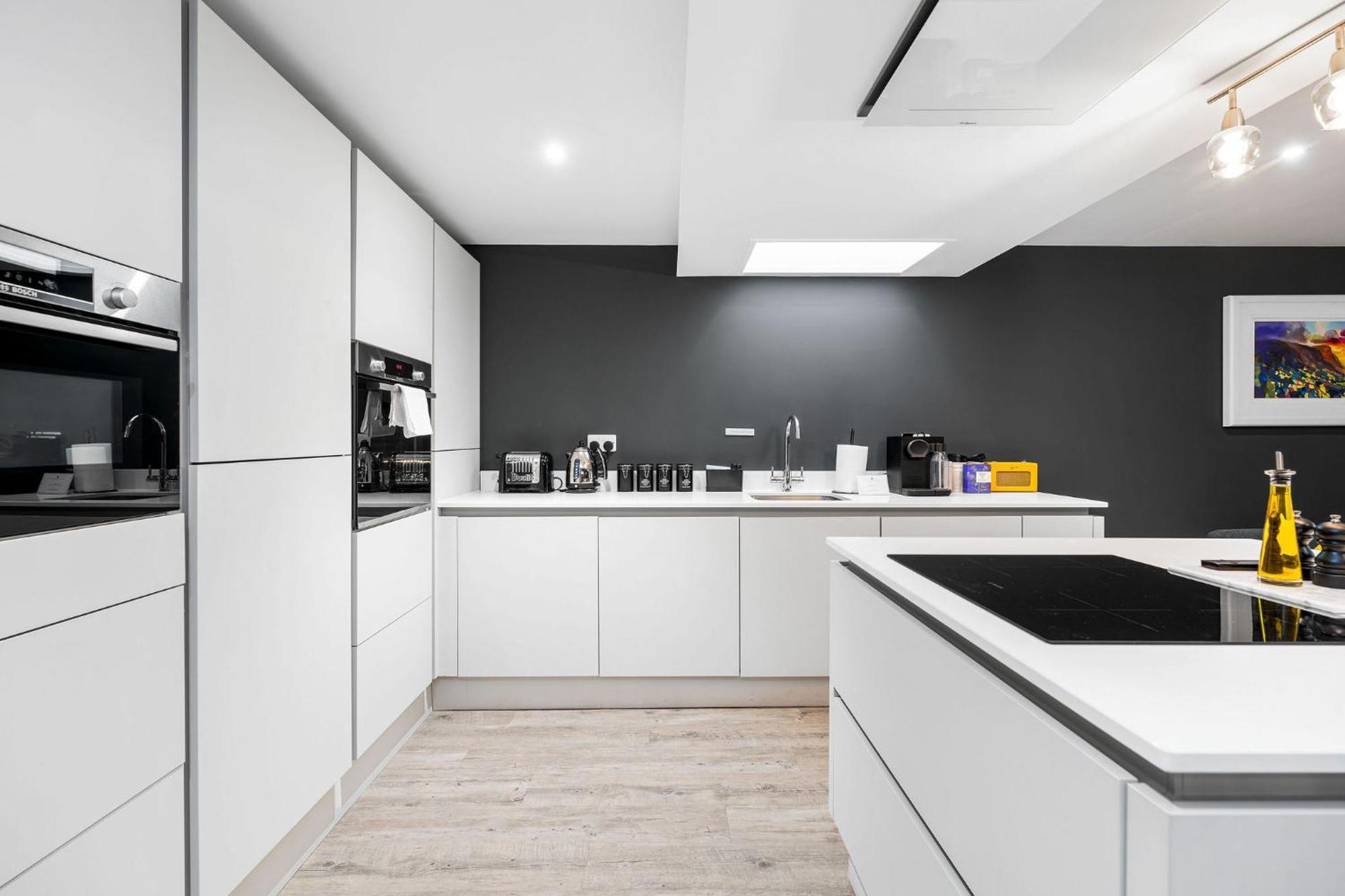 Righ Properties - Luxury West End Artisan Apartment เอดินบะระ ภายนอก รูปภาพ